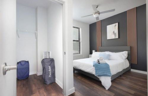 2BR Escape w Parking&Pool, Near Rvrwlk & Conv Ctr - Foto 66