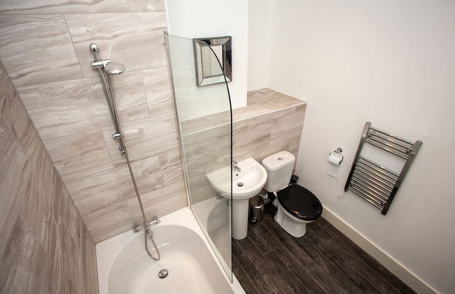 Cross St Boutique Apartment - Photo 17