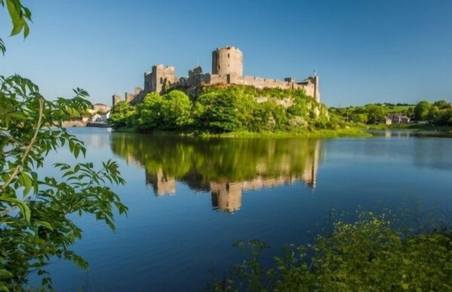 Lovely 2 Bed Apartment Pembroke Castle - Foto 9