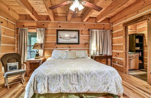 Stunning Mountain Cabin with Hot Tub and Game Room Near Asheville in Old Fort, NC - Foto 14