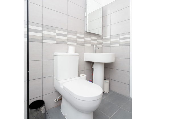 Live in Leeds Greenhill Bungalows - Photo 24