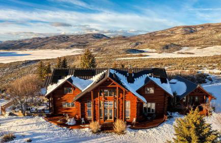 Sleeps 20 Secluded 7BDR Retreat on 71 Priv Acres Elkstone Lodge by AvantStay - Foto 56