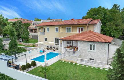 Villa Coridigo - Unique High Position, Panorama Nature View, Cozy Dining Terrace, Fenced Property - Foto 16