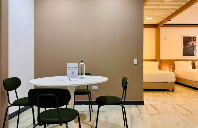 w Glorious Loft w Elegant Balcony in Cali - Photo 8