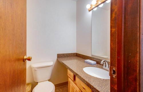 Heated Pool Access at Winter Park Base Camp! - Foto 17