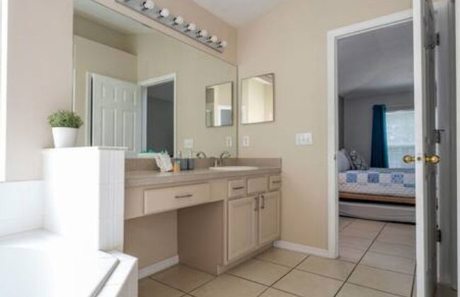 Amazing 5 BR w Game Room Minutes From Disney - Foto 39