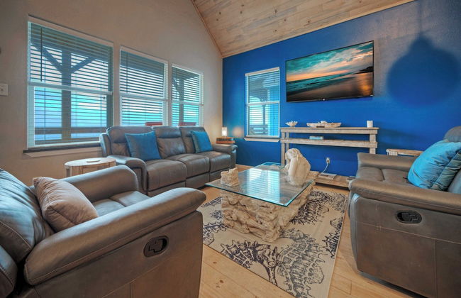 Waterfront, Shared Boat Dock & Pool w/ Views Ariels Grotto by Avantstay - Foto 4