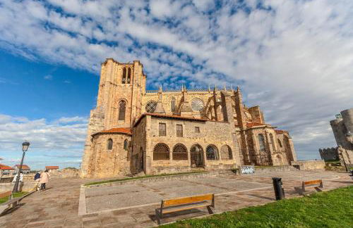 El Patio de Vespasiano-Calera- vistas a la iglesia junto al puerto - Photo 65