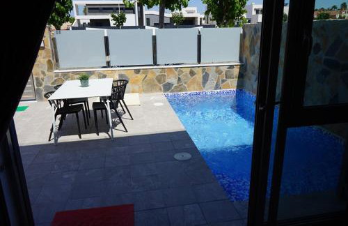 LUXURY 3 BED, 2 BATH DETACHED VILLA, PRIME LOCATION, ONLY 400 MTRS TO THE BEACH - Foto 10
