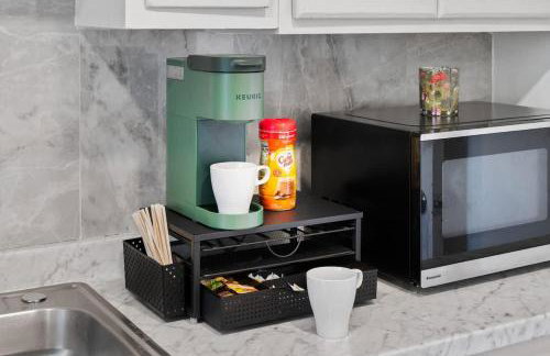 3BR Home 2 Baths Bonus Room, Minutes to NYC - Photo 13