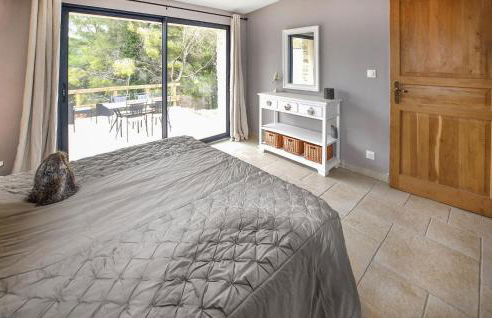 Nice Home In La-Roque-Sur-Pernes - Foto 14