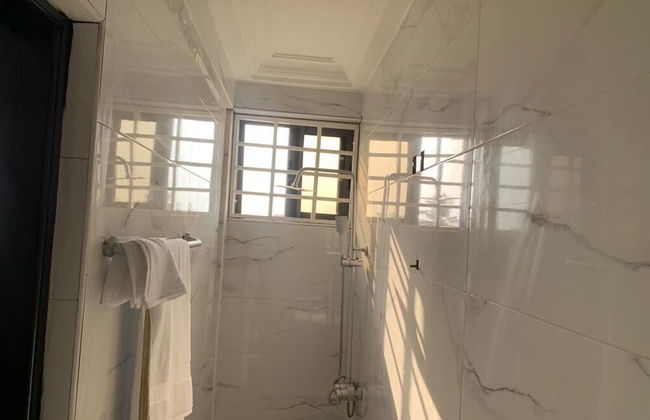 Central Reservations Apartment - Photo 24