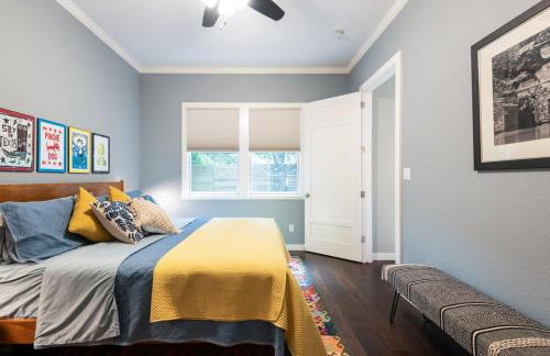 Discover the Riverwalk from New Craftsman Family Home - Foto 18