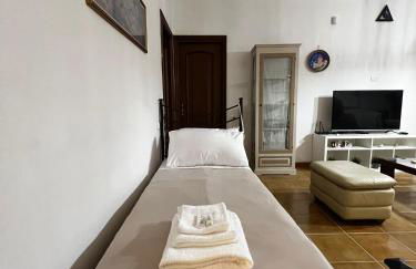 Spacious Apartments 6 Guests - 5 min Airport Ciampino - Train to Rome- LA MAISON - Foto 11