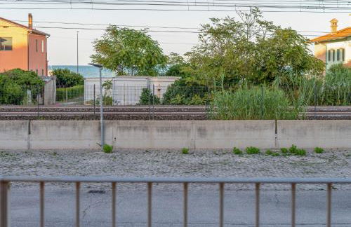 Apartment with Terrace & Parking near the Sea - Foto 15