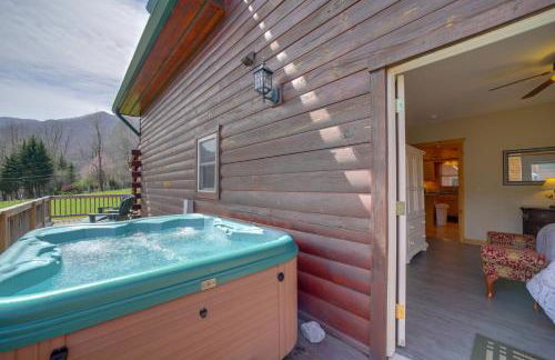 Maggie Valley Cabin with Private Hot Tub and Game Room - Foto 35