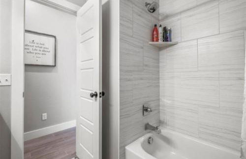 Just Like Home #6: Norman: It's Game Time (campus) - Foto 18