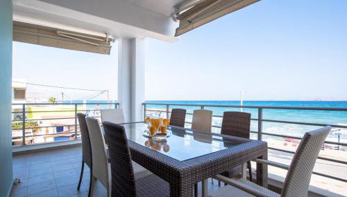 White Crystal Beachfront Apartment - Foto 1