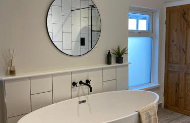 TAFFS MEAD HOUSE Central City Location, nr Stadium, Family Friendly! - Photo 9