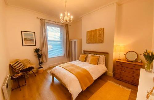 Apartment on The Hoe & Coastal Path with Free Parking - Foto 3