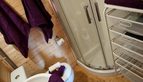 Lodge with HotTub-Garden-PetsOK-Bbq-MountainViews - Foto 2, towels, Shower