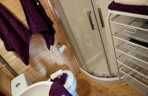 Lodge with HotTub-Garden-PetsOK-Bbq-MountainViews - Foto 2