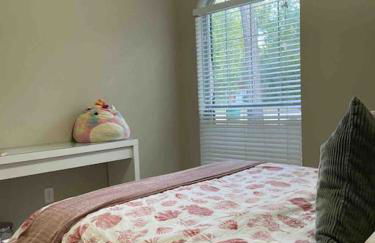 Lovely Woodlands home w/heated pool and spa! - Foto 44