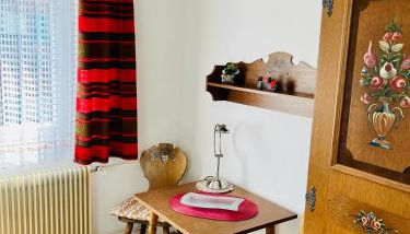 Ferienhaus Oesterle - Idyllisches Schwarzwaldhaus am Bach mit Terrasse & Balkon - Foto 5