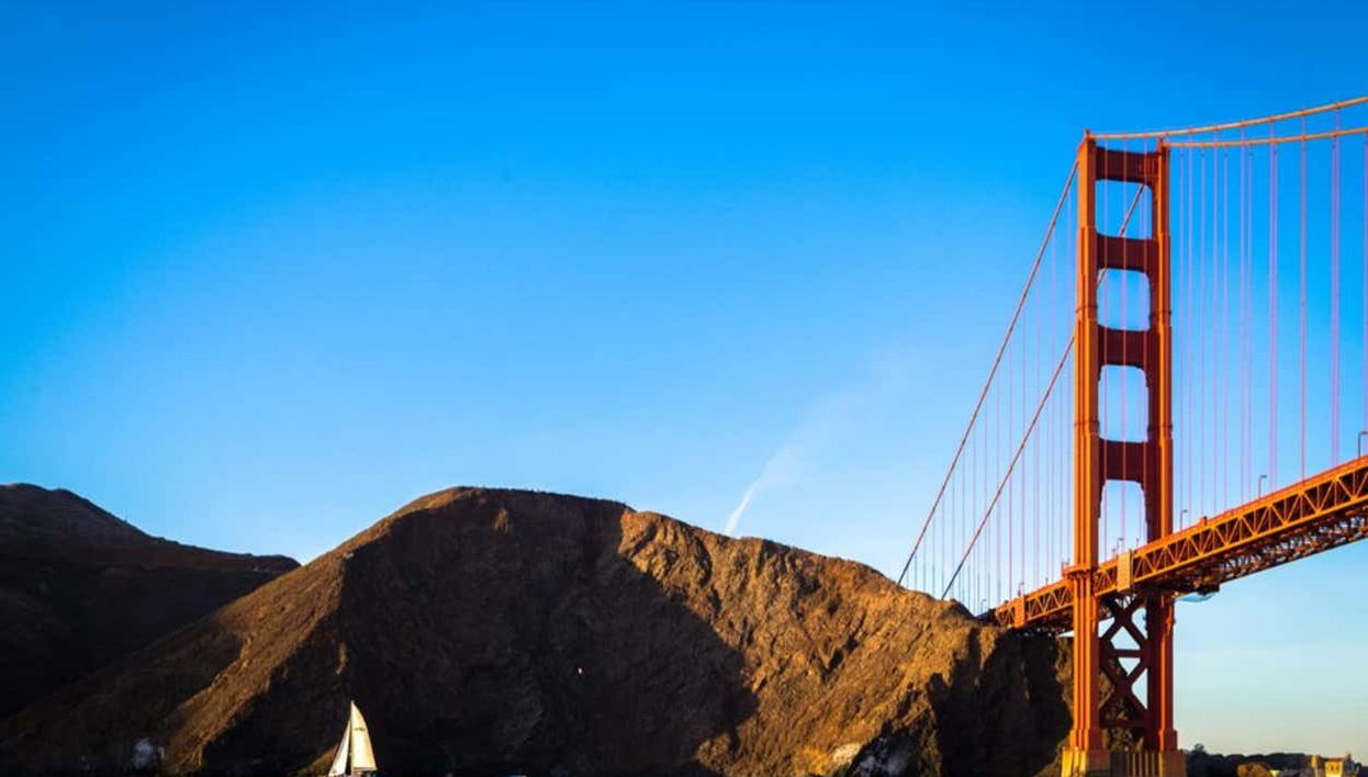 Pasando junto al puente de San Francisco