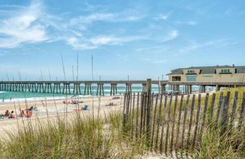 Under the Oaks, A Downtown Hidden Gem - Foto 15