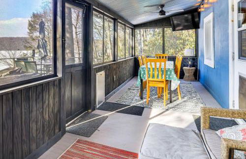 Lakefront Cottage with Dock, Hot Tub and Fire Pit - Foto 26