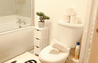 City Centre Retreat Walk To Shops & Dining, Contractors Welcome - Foto 25