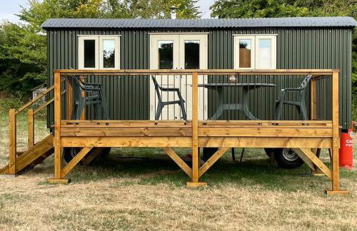 Bathsheba, Luxurious Shepherds Hut set in Todber a hamlet set in Thomas Hardy's iconic rural Dorset - Photo 4