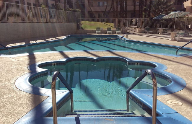 Modern Downtown Condo - Photo 22