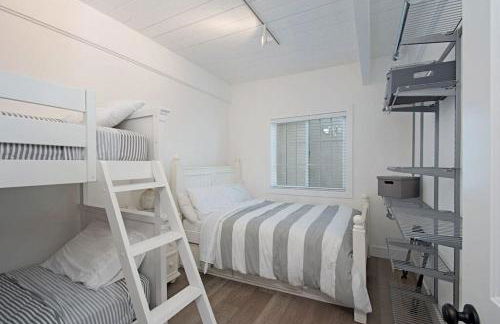 Expansive Ocean View, Private Balcony, Across from Beach - Photo 27