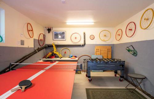 Vino Velo Retreat! Redwoods! Hot Tub!! Fire Table!! BBQ!! Game Room!! Fast WiFi!! Dog Friendly!! - Foto 2