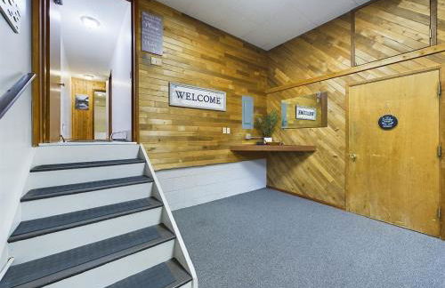 Updated Duplex with Mountain & Filtered Water View - Foto 18