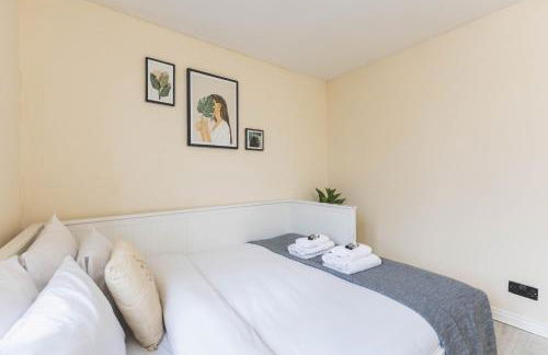 Cosy 2BR, Free Parking, 8min to City Airport - Foto 17