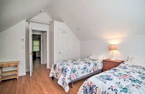 Near Beaches and Dtwn Falmouth Family Home with Deck - Foto 17