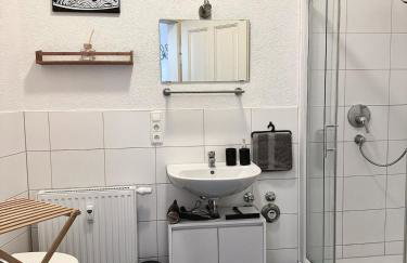 Ruhige Wohnung am Bahnhof - gemütlich, zentral, mit Küche - Foto 2