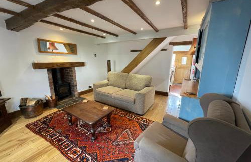 Village period cottage - Photo 1