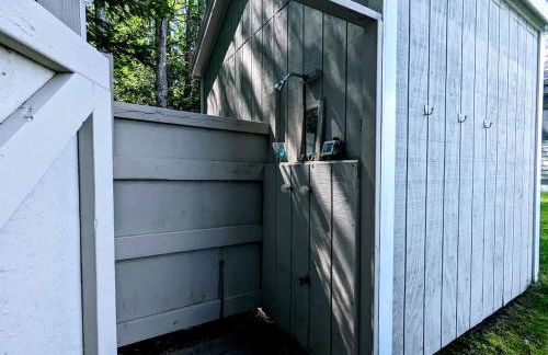 Gorgeous Beach House with Private Beach, Fire Pit & Outdoor Living Near Bar Harbor, Hancock Point Maine - Photo 36