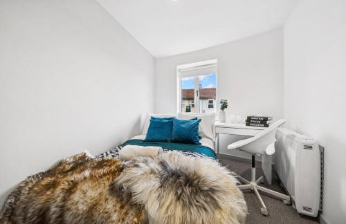 Modern & Cozy Private Double Room - Shared House by AltoLuxo Short Lets & Serviced Accommodation with Free WiFi & Parking - Foto 2