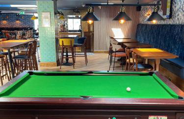 Chichester Lakeside Holiday Park Lakefront Lodge - Foto 39