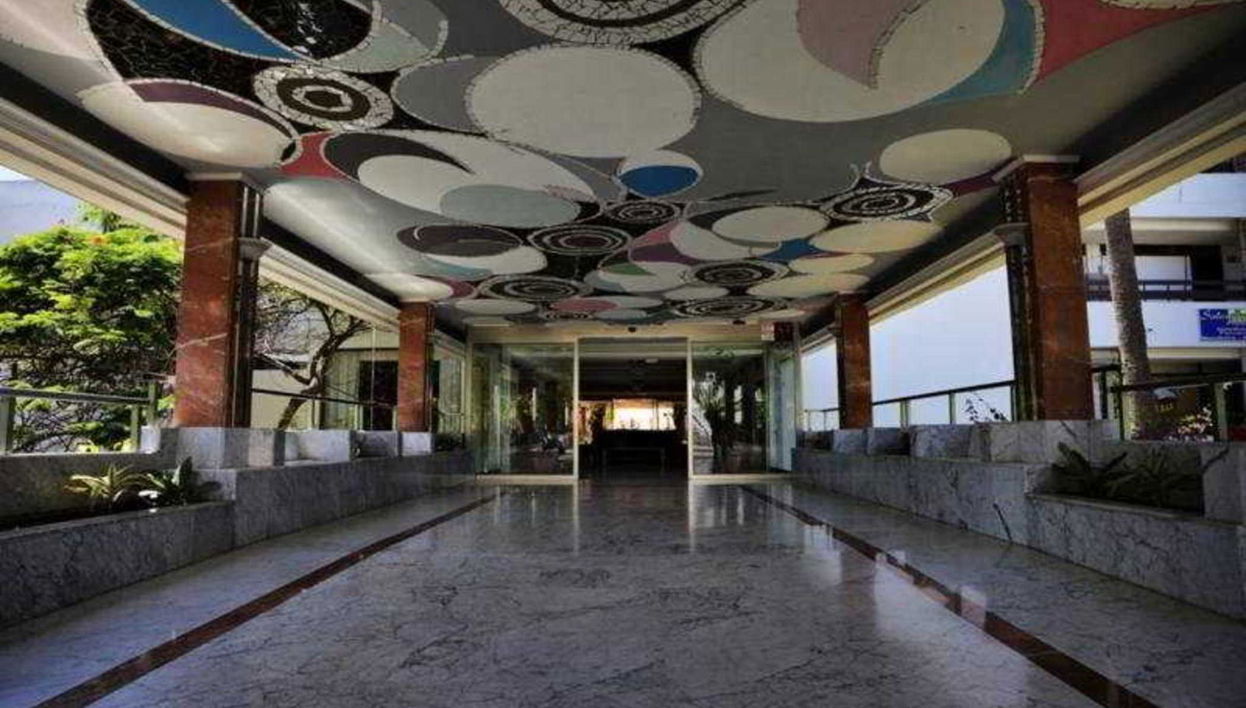 Las Arenas - Photo 1