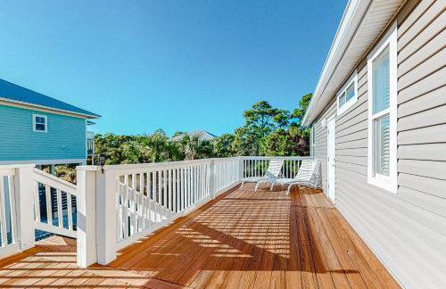 Dog & wedding-friendly home with private pool bikes & beach gear - Foto 30