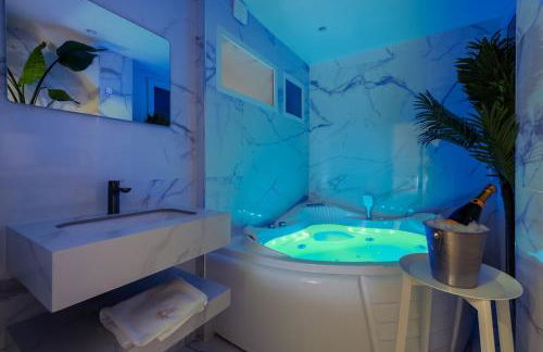 Luxurious 3 Bedrooms Sauna Jacuzzi - Foto 7