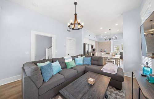 Cozy Home Near Downtown with a Pool and Fire Pit - Foto 8