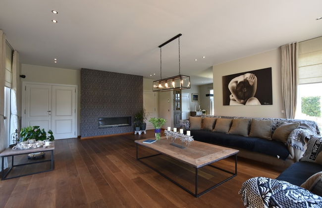 Tasteful Mansion in Lichtervelde with Hot Tub - Photo 18