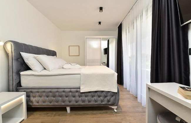 Spacious Villa With Pool and Garden in Stokovci - Foto 4